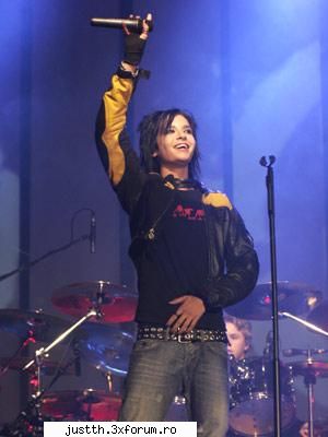 Ce parere avetzi ? - yo: hi yo: how are u ? Bill Kaulitz: hi Bill - loving Bill