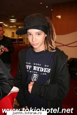Hai sa punem poze super cu tommy - 12 poze :>:> esti tare stai k mai pun si yo 1 - just love 4 Tom