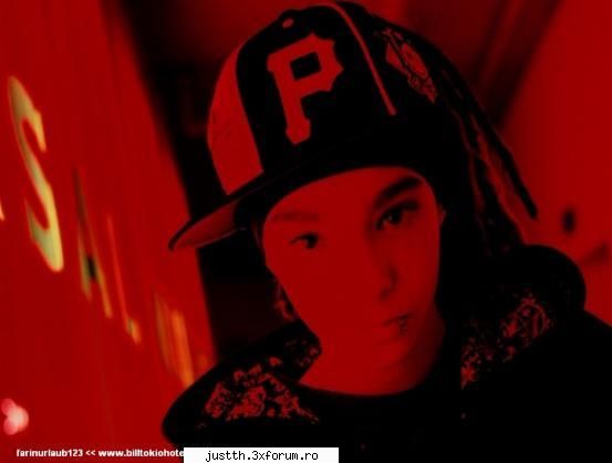 Hai sa punem poze super cu tommy - black and red....... nice - just love 4 Tom