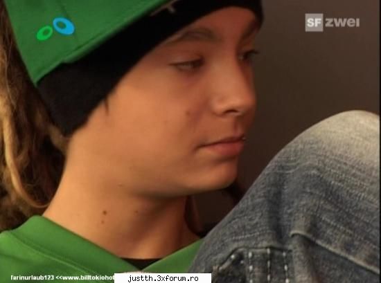 Hai sa punem poze super cu tommy - imi place fffff mult cum ii sta in verde - just love 4 Tom