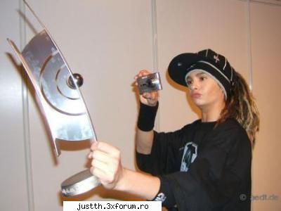 Hai sa punem poze super cu tommy - premiu` meu si numaiAL MEU!!!yaeh!! " - just love 4 Tom