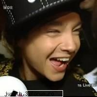 Hai sa punem poze super cu tommy - seamana cu un soricel :)) - just love 4 Tom