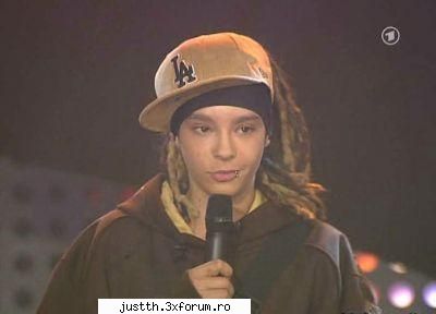 Hai sa punem poze super cu tommy - atat pt moment..tre sa plec la "inshisoare" - just love 4 Tom