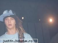 Hai sa punem poze super cu tommy - save me!! vin balenele=)) - just love 4 Tom