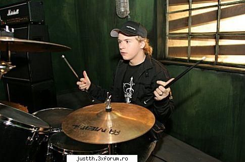 imi imi place de gustav, fff mult, si de georg, imi plac toti, i love'em all...... dar totusi mai