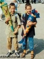 poze knd ei erau mici - qel k albastru e bill:) - just  Tokio Hotel