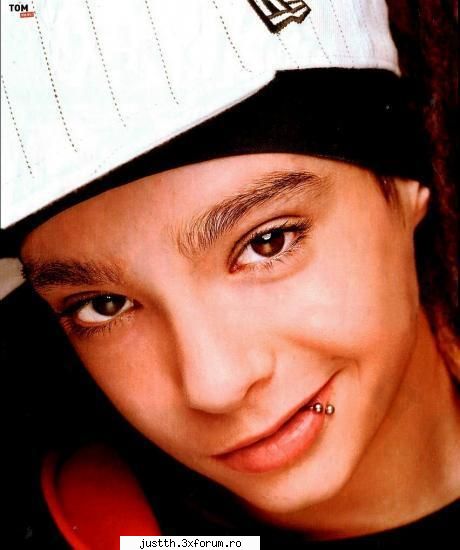 prea mult Tom dauneaza grav inimi................ - asta ma omoara cu zile ... oare are - just love 4 Tom